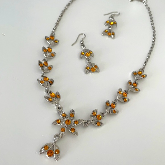 Yellow Crystal Necklace & Earrings NWOT - Picture 2 of 5